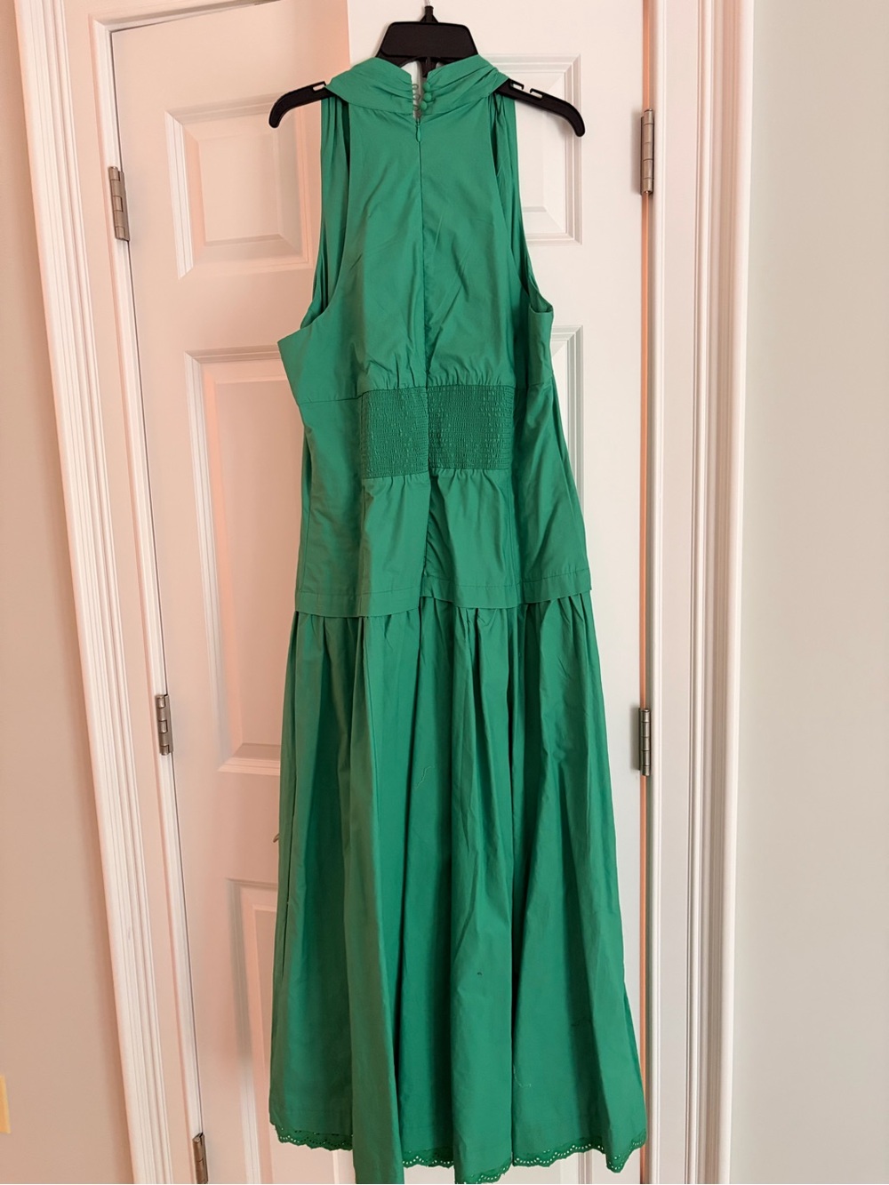 Sleeveless Green Halter Midi Dress - Picture 4 of 10